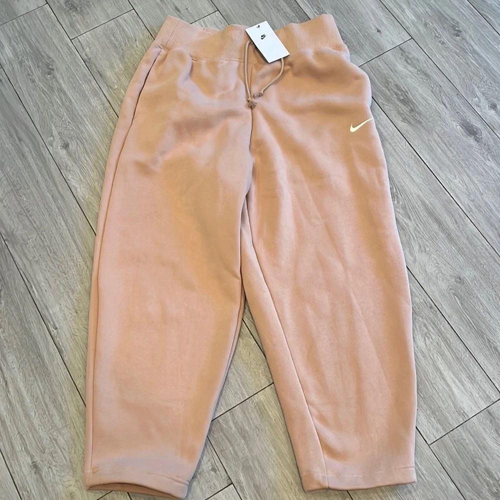 🌸New Arrival🌸 Nike women’s sweatpants